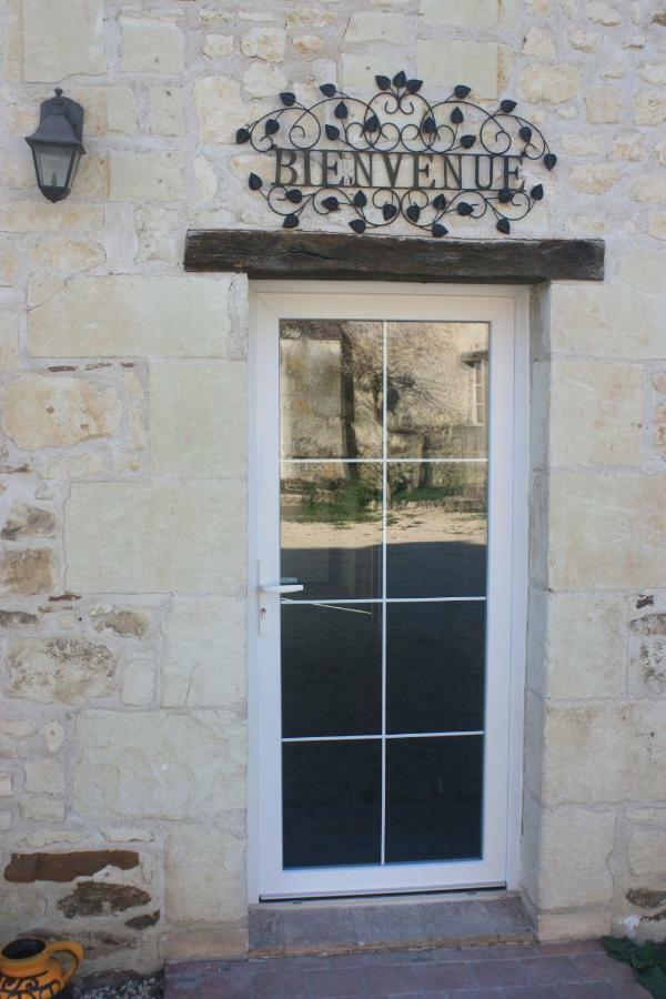 Le Domaine De Bella Bed & Breakfast Dange-Saint-Romain Ngoại thất bức ảnh