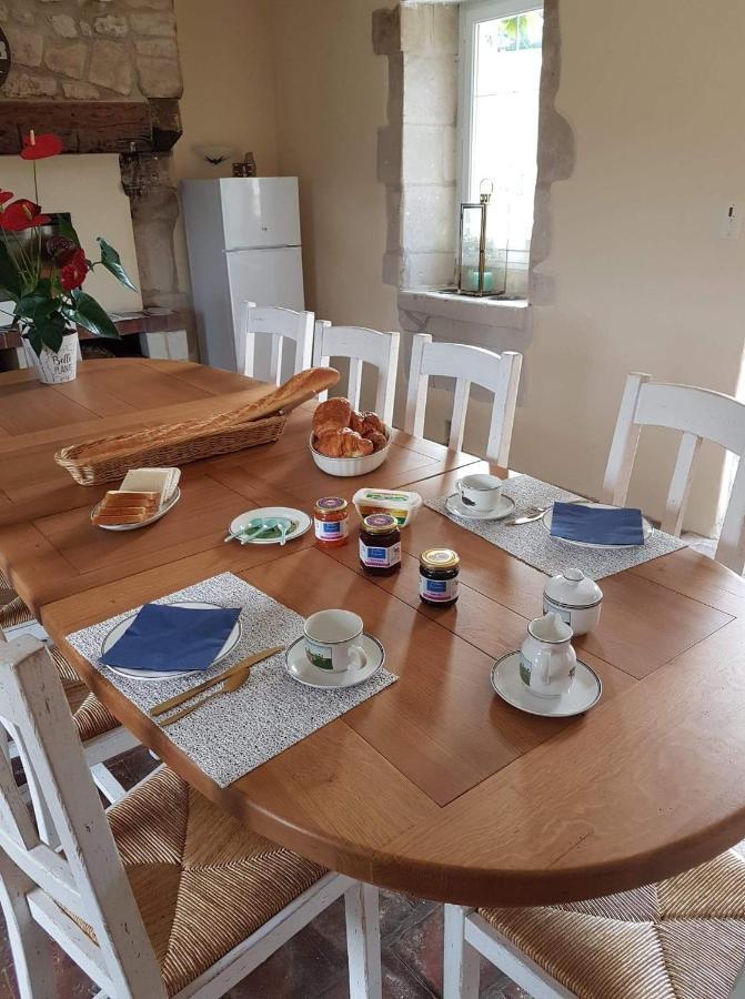 Le Domaine De Bella Bed & Breakfast Dange-Saint-Romain Ngoại thất bức ảnh